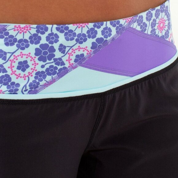 Lululemon Groovy Run Short Black- Athletic Running Shorts- Size 6 - Picture 7 of 16